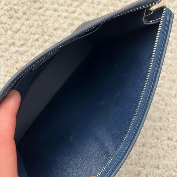 Louis Vuitton Epi Toiletry Pouch 26 in Indigo - Picture 5 of 8
